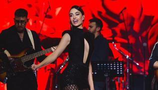 Elif Buse Doan hem tarz hem arklaryla sahneye damga vurdu!