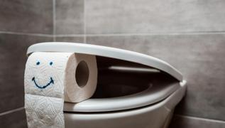 Bu oturu� kab�zl��� tetikliyor: Ba��rsaklar� d���mleyen o al��kanl�k