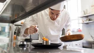 Mutfak �efleri neden beyaz giyer? Me�er arkas�nda �ok �a��rt�c� bir sebep varm��