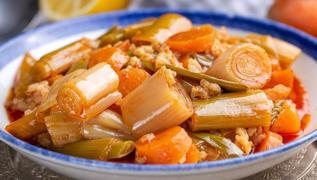 Vitamin kombosu yemek: C,A,K ve E vitaminleri i�eriyor! En kolay p�rasa yeme�i tarifi