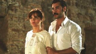 Bir Zamanlar �ukurova hayranlar�n� ��ld�rtan a��klama! Hilal Alt�nbilek sosyal medyay� ikiye b�ld�