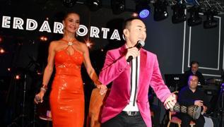 Konserinde ayakta zor durabilmi�ti... Serdar Orta� y�lba��nda sahneye ��kt�!