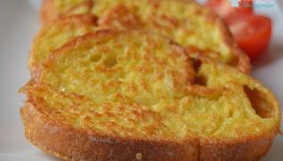Bayat ama lezzetli: Yumurtal� ekmek tarifi, k�y�r k�y�r