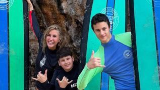 �a�la ��kel para kar��l��� �ocuklar�na cam sildiriyor! S�zleri g�ndem oldu