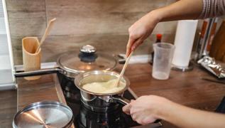 Be�amel sos tarifi! A���lar�n s�rr� s�t�n �l�k olmas�