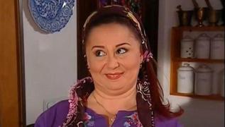 Selena'n�n M�stesnas�'yd�... Parla �enol'la ilgili ger�ek ortaya ��kt�!