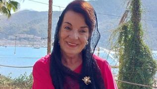 Nevin Efe'nin cenazesinde duyguland�ran detay� 25 y�ll�k dostundan anlaml� veda