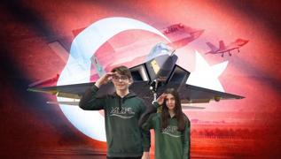 ��renciler F-16'dan seslendi: Gelecekte KAAN'lar� biz u�uraca��z
