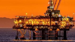 Servet de�erinde rezerv bulundu: �lkede petrol f��k�r�yor