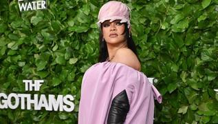 Rihanna m�zi�e d�n�yor! 10 y�l sonra st�dyoya girdi...