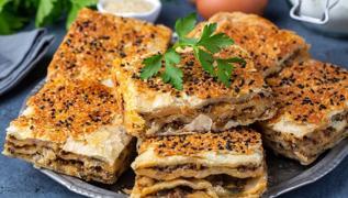 Haz�r yufkadan... K�ymal� b�rek tarifi