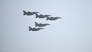 Kom�uda F-16 pani�i... T�rkiye'nin ad� yetti