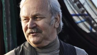 Kamil S�nmez'in o�lundan k�t� haber geldi... 38 ya��nda hayat�n� kaybetti!