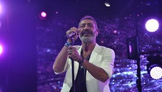 Hakan Altun'un konserinde olay ��kt�! O anlar� �nl� oyuncu payla�t�