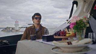 Delikanl�'n�n Yusuf'undan minik hayran�na jest! Mert Ramazan Demir y�rekleri �s�tt��