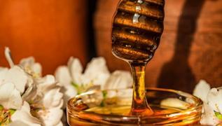 Bal� kahvalt�da mutlaka b�yle t�ketin! Zarar� ortadan kalk�yor