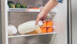 Buzdolab�ndaki yerine dikkat! Paket s�t riski...