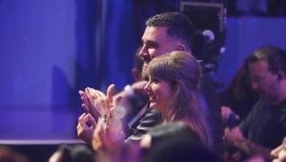 Taylor Swift ve Travis Kelce'in d���n tarihi ortaya ��kt�! Davetiyeler da��t�lmaya ba�land�...
