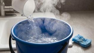 Kimse bilmiyor! �ama��r suyunu s�cak suyla kullanan yand�