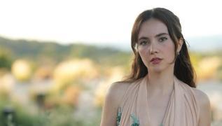 Almila Ada a�k� tan�mlad�: A�k ufukta birle�en renklerin kavu�tu�u �izgiye benziyor