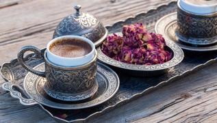 Ya�lar� cay�r cay�r yak�yor: Sabahlar� a� karn�na bir fincan i�in
