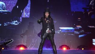 Rock m�zi�in �nc� ismi... Alice Cooper �stanbul'da sahneye ��kt�!