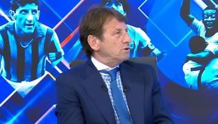 Kaya �ilingiro�lu ile sevgilisi �e�me tatilinde! Ya� fark� sorular�n� duyunca...