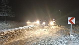 <p>Kastamonu'da 1590 rakml Ilgaz Da geidinde gece saatlerinde etkili olan kar ya nedeniyle 