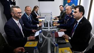 <p>spanya'nn bakenti Madrid'deki Uluslararas Savunma ve Gvenlik   Fuar'na (FEINDEF) ilk kez mi