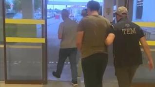 <p>Edirne'de polisin operasyonuyla yakalanan 5 FET phelisi tutukland.</p>