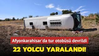 Afyonkarahisar'da tur otobs devrildi: 22 yolcu yaraland!