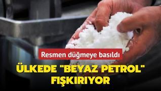 lkede beyaz petrol fkryor: Resmen dmeye basld