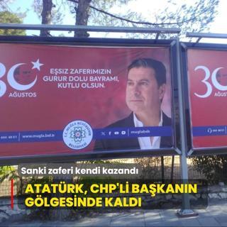 Atatrk, CHP'li bakann glgesinde kald! Sanki zaferi kendi kazand