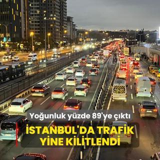 stanbul'da trafik yine kilitlendi... Younluk yzde 89'ye kt