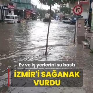 zmir'i saanak vurdu: Ev ve i yerlerini su bast