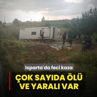 Isparta'da feci kaza: Minib�s �arampole yuvarland�, 4 ki�i hayat�n� kaybetti