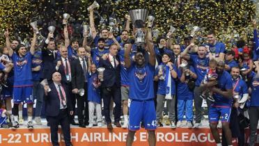 Anadolu Efes, THY Avrupa Ligi'nde üst üste 2. kez şampiyon oldu!