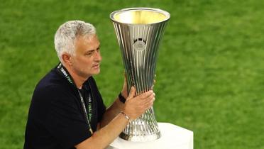 Konferans Ligi'nin şampiyonu Roma oldu!