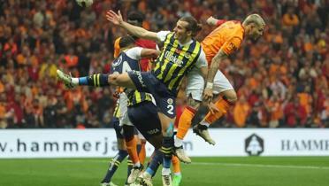 Fenerbaheli savunmaclardan Galatasaray'a kar muhteem oyun