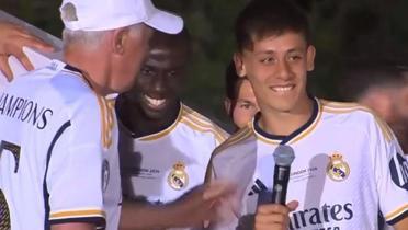 Real Madrid'in ampiyonluk kutlamasnda mikrofon Arda Gler'de!