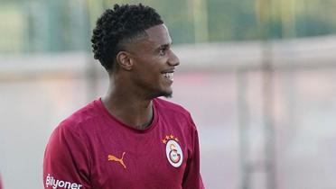 Galatasaray'n yeni transferi Ismail Jakobs, almalara balad