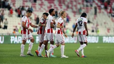 Sivasspor ligde iki ma aradan sonra kazand