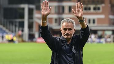 Mourinho ilk peinde