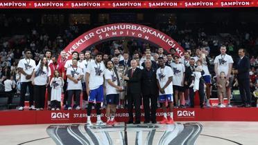 Kupa abonesi Anadolu Efes! Yeni sezona harika balang