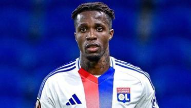 Wilfried Zaha kadro d! Lyon maceras da yaramad