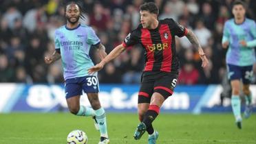 Haftaya namalup giren Arsenal, Bournemouth'a 2-0 yenildi