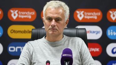 Mourinho: Sol bekteki boluu gazeteleri okuyarak dolduracam