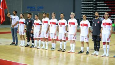 Futsalda milliler Ukrayna karsnda kayp