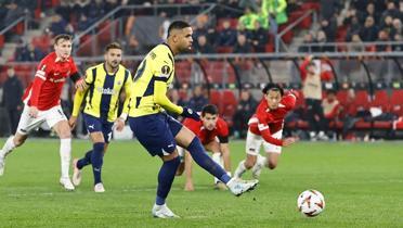 Fenerbahe frsat tepti! Hollanda'dan eli bo dnd