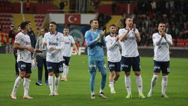 Fenerbahe, deplasman rekorunu srdrd